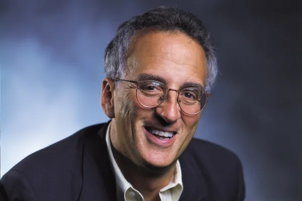 Andrew Zimbalist headshot