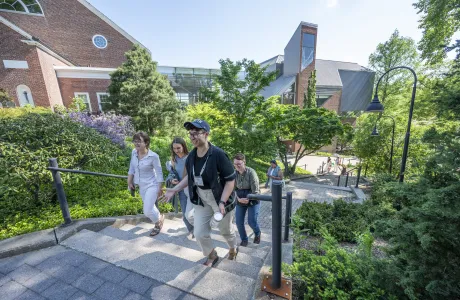 Alums walk around campus