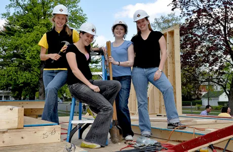 Students work for Habitat for Humanity